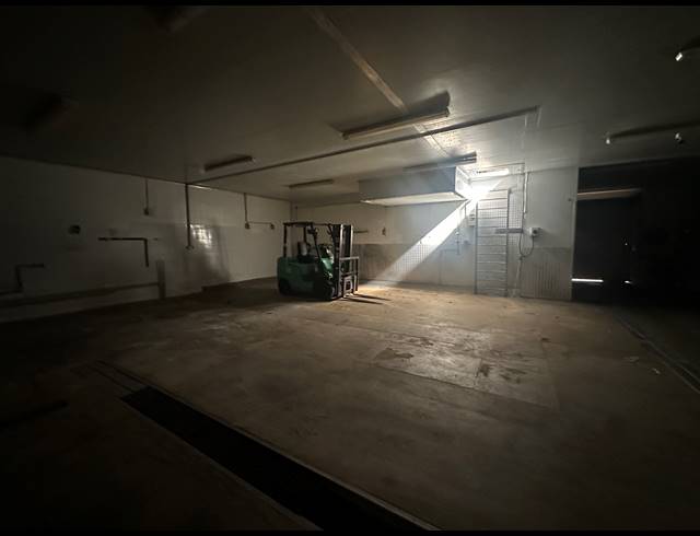 2,000M² WAREHOUSE FOR SALE IN FOUNDERS VIEW